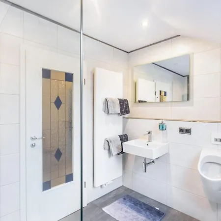 مزرعة للإقامة Zur Henne *